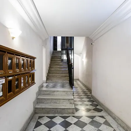 Trevi Fountain Apartment-3